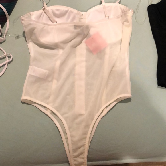 Bodysuits - Picture 2 of 4